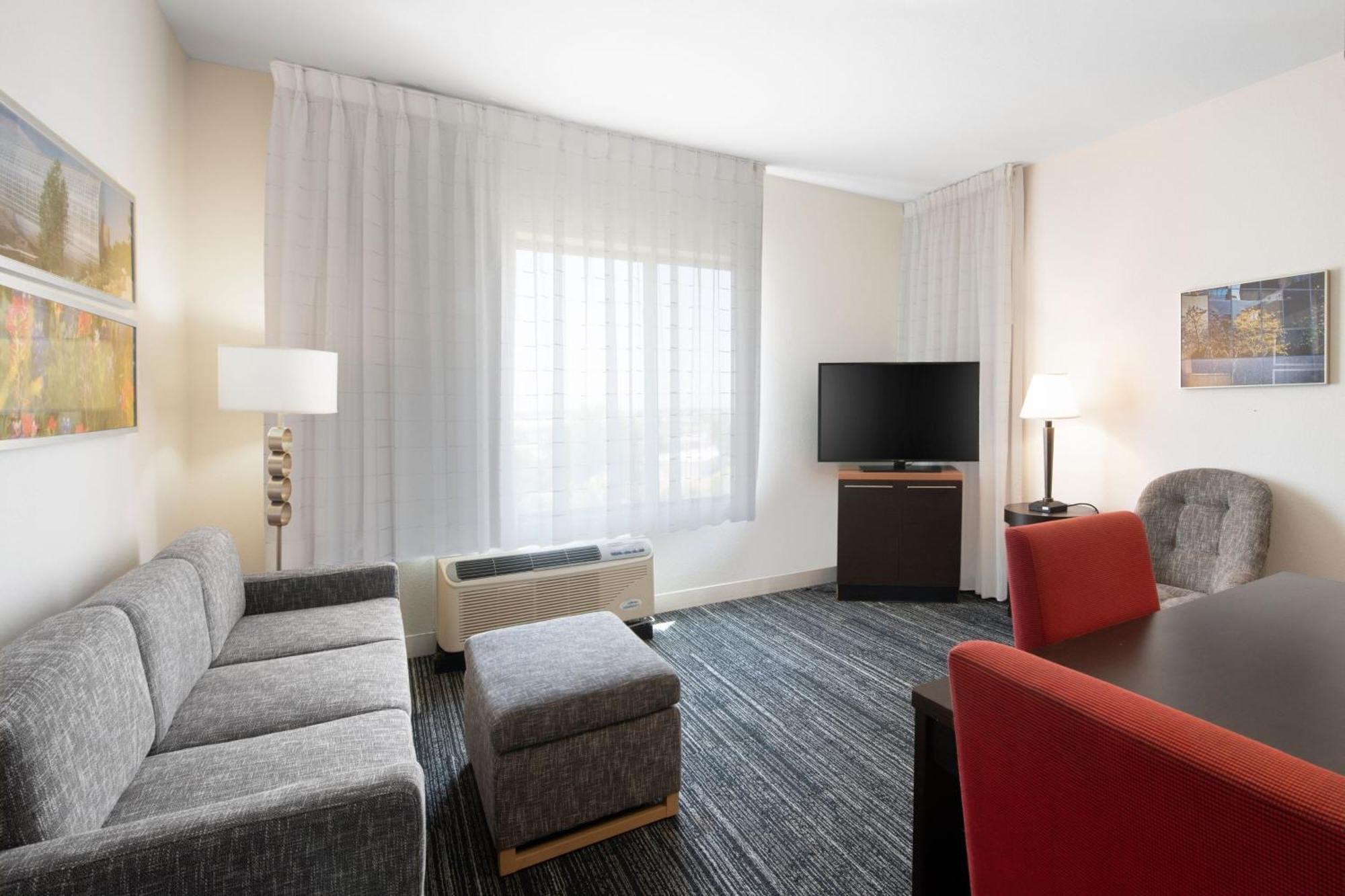 Towneplace Airport Hotel