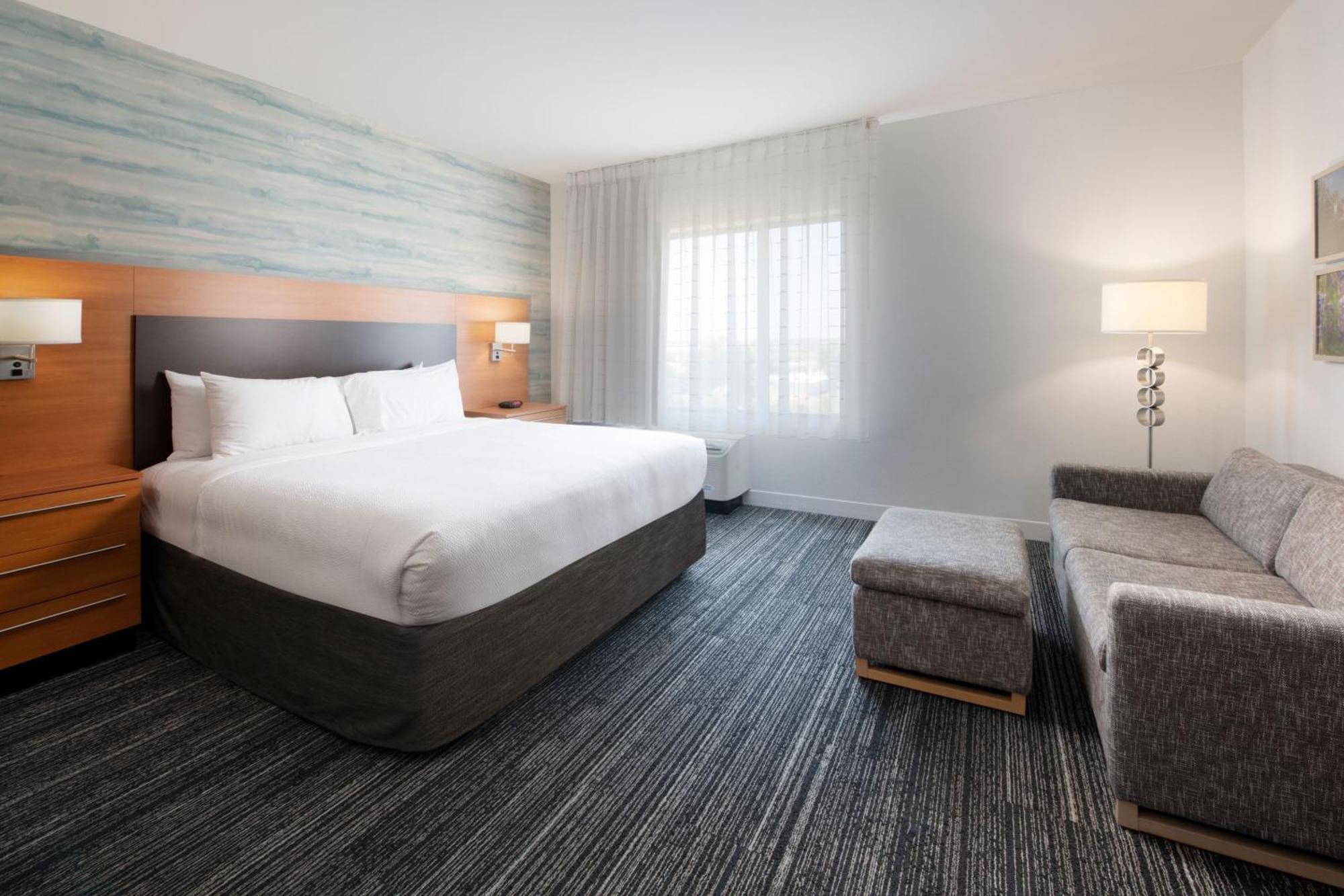 Hotel Towneplace Airport