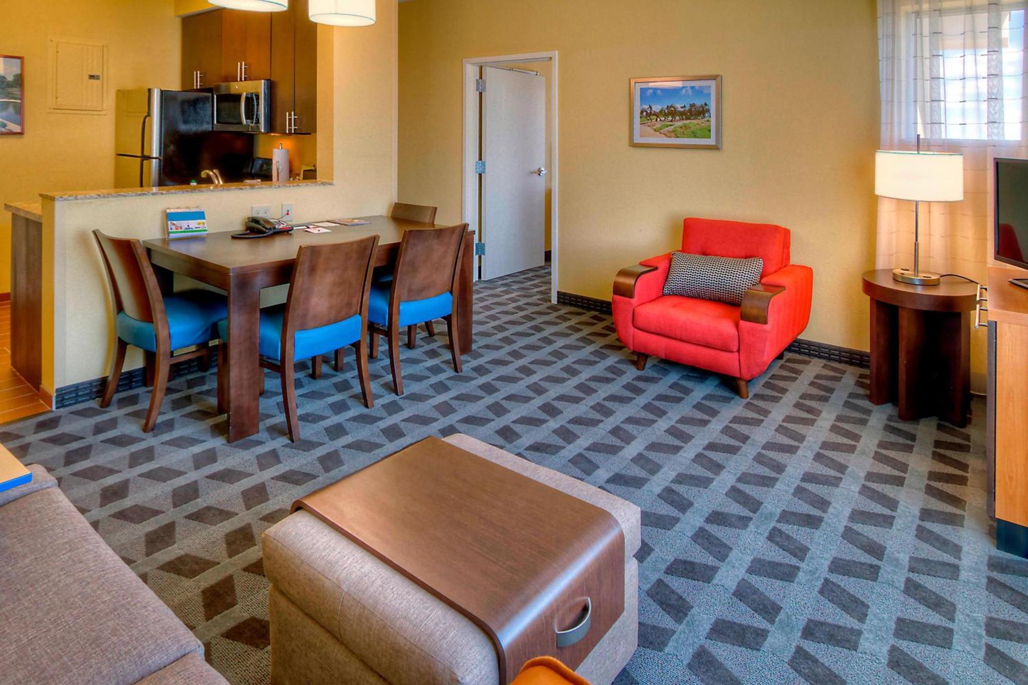 Hotel Towneplace Airport