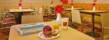 Towneplace Airport 3*